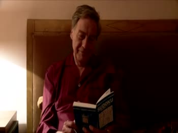 राम्रो महिला वेश्या नराम्रो ब्रीट्स प्रदान गर्दै